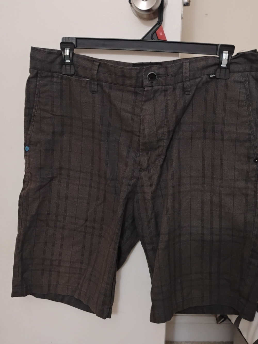 Hurley Men's Brown Plaid Flat-Front Shorts